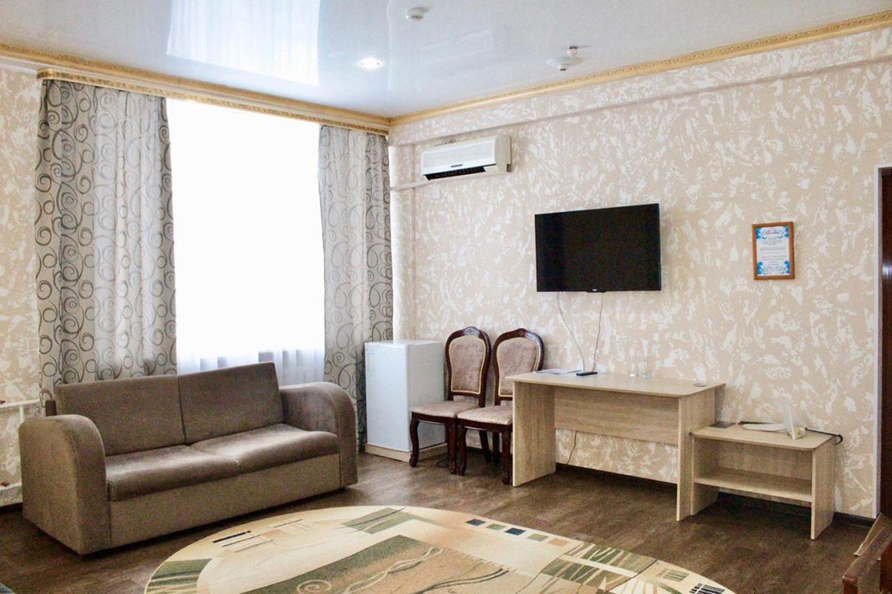 Hotel Gostinica Pavlodar Extérieur photo