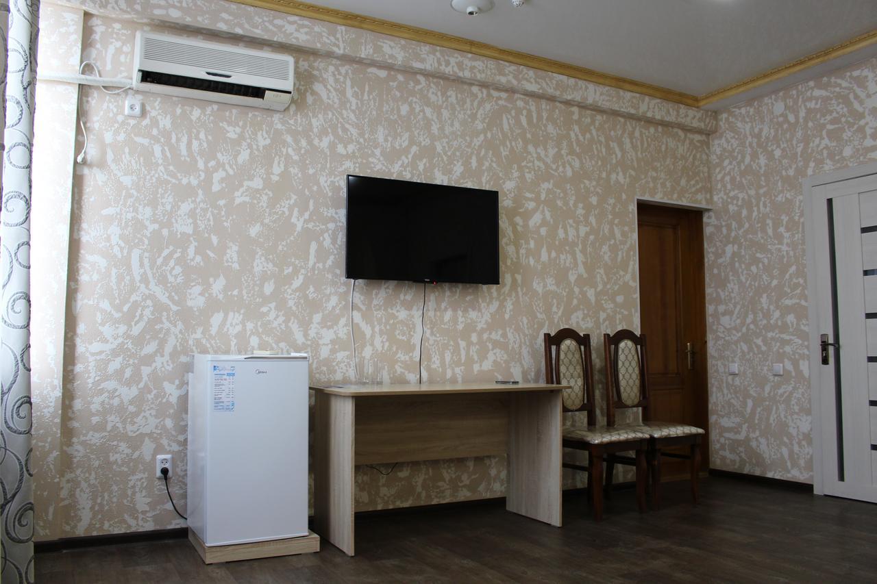 Hotel Gostinica Pavlodar Extérieur photo